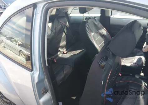 2010 Volkswagen New Beetle 2.5L Final Edition z USA, uszkodzony, nr VIN 3VWPW3AG1AM015323